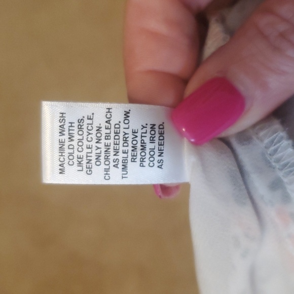 Blouses - Picture 5 of 5